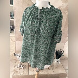 Max Studio Green Floral Blouse Sz 1X Peasant Boho Bell Ruffle Sleeves Pristine